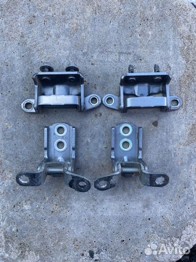 Петли дверные Nissan Tiida C11 2013 (2006-2013)