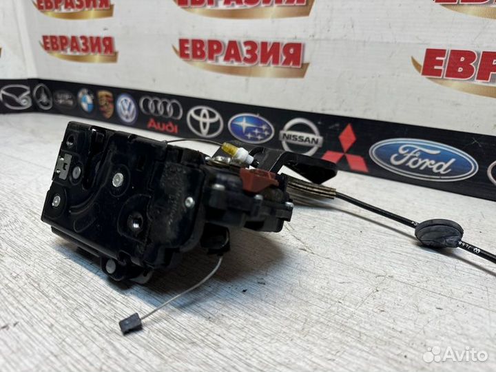 Замок двери задний правый Volkswagen Touareg 7L