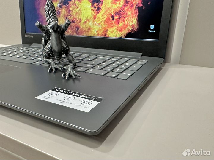 Lenovo intel/8gb/ssd+hdd/intel UHD