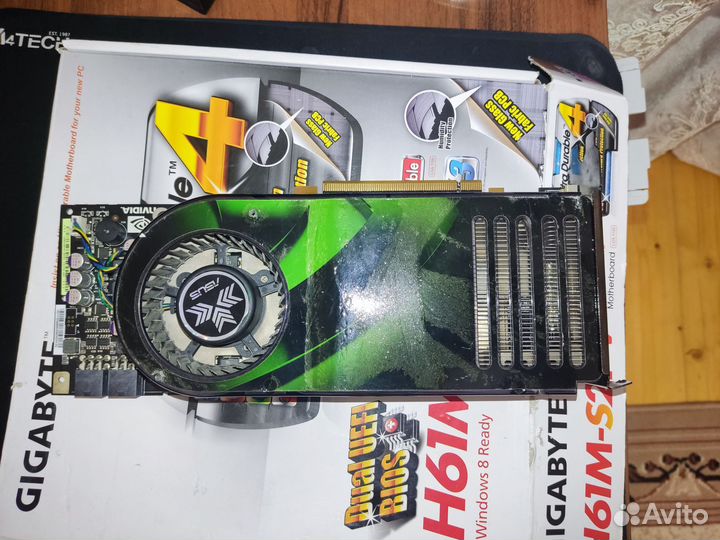 Материнская плата с процессором и видеокартой