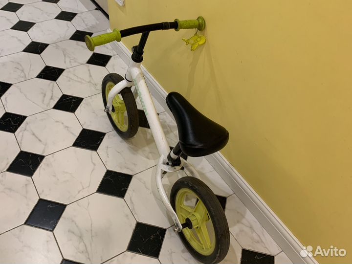 Беговел колеса 10