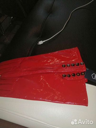 Перчатки лаковые новые