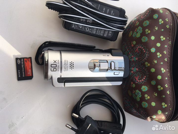 Цифровая видеокамера