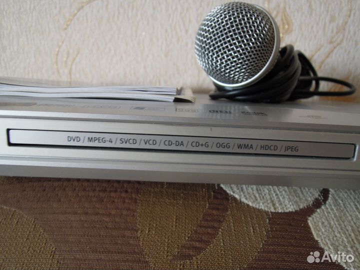 Плеер DVD BBK DV414SI (с дисками кинофильмов)