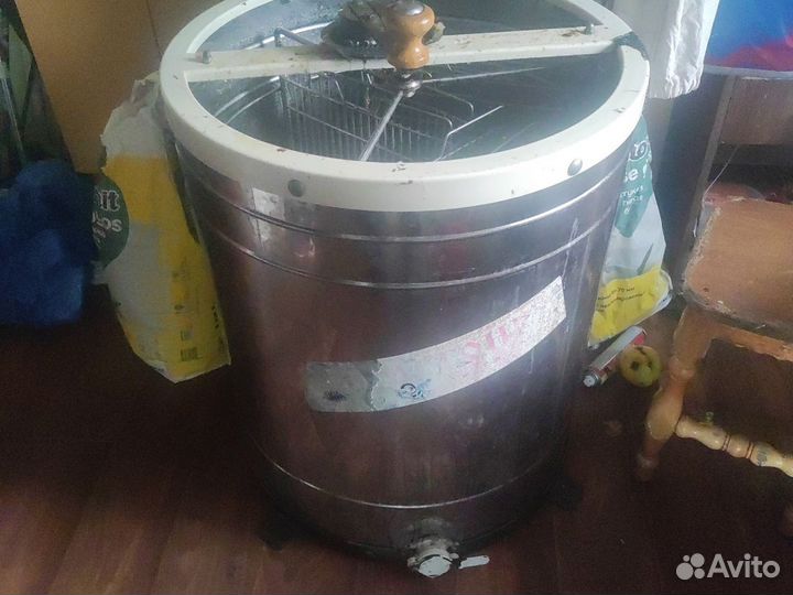 Медогонка 3 рамочная бу