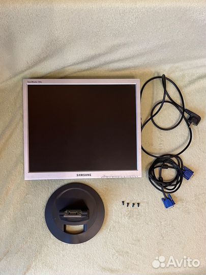 Монитор Samsung 720N