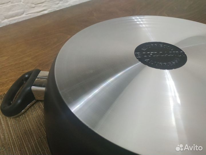 Сковорода. Казан - сотейник. Новый. Bohmann d28