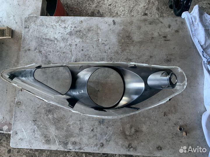 Стекло фары перед правая Пежо 307 Peugeot 307