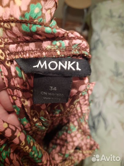 Платье Monki