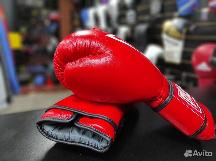 Боксерские перчатки Title boxing (красный)