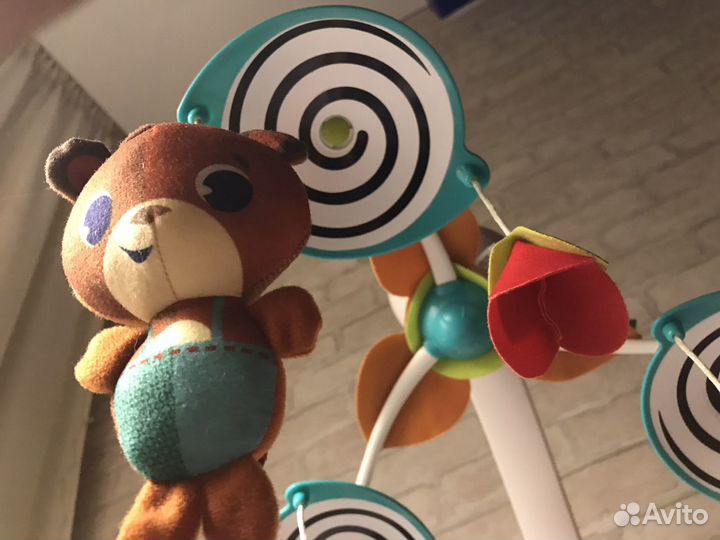 Музыкальный мобиль в кроватку