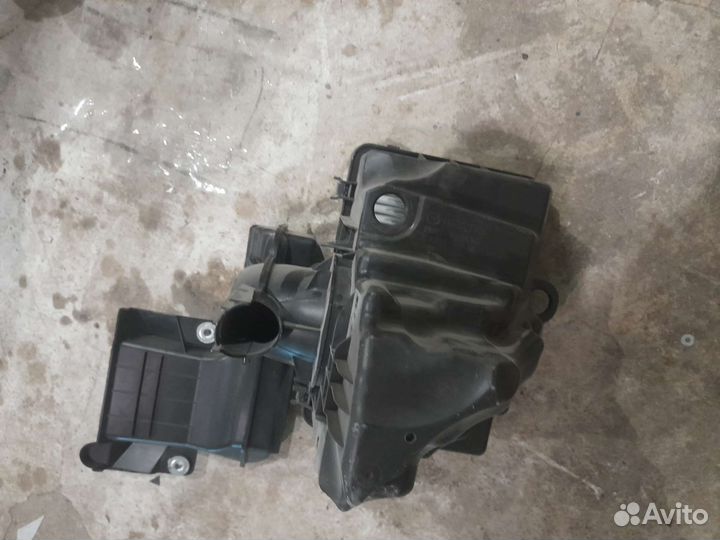 Корпус воздушного фильтра Мазда 3 бм