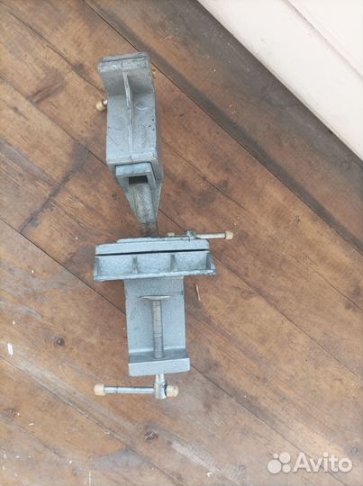 Тисы шарнирные