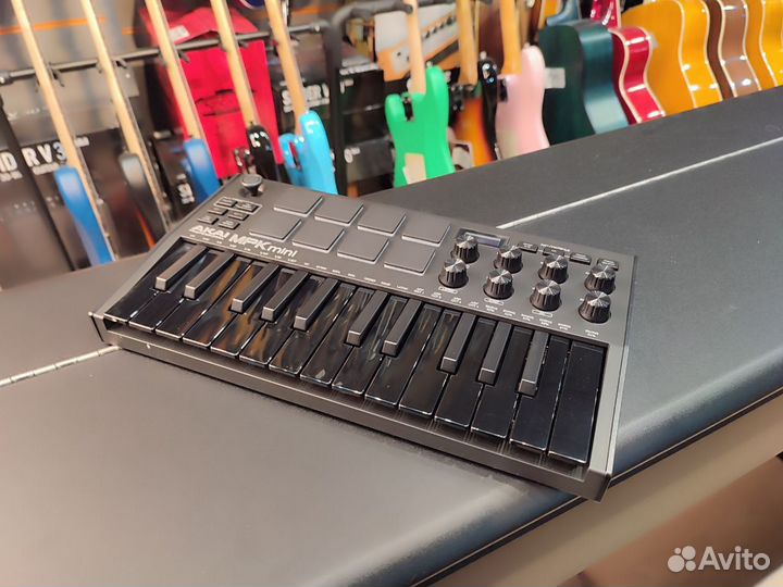 Миди клавиатура akai MPK mini Black