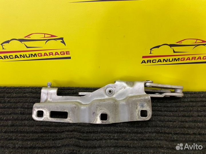 Петля капота правая Mercedes 203 W203 M271.940