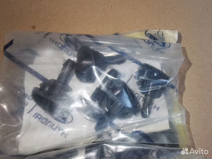 Форсунка стеклоомывателя Hyundai Accent 1999-2012