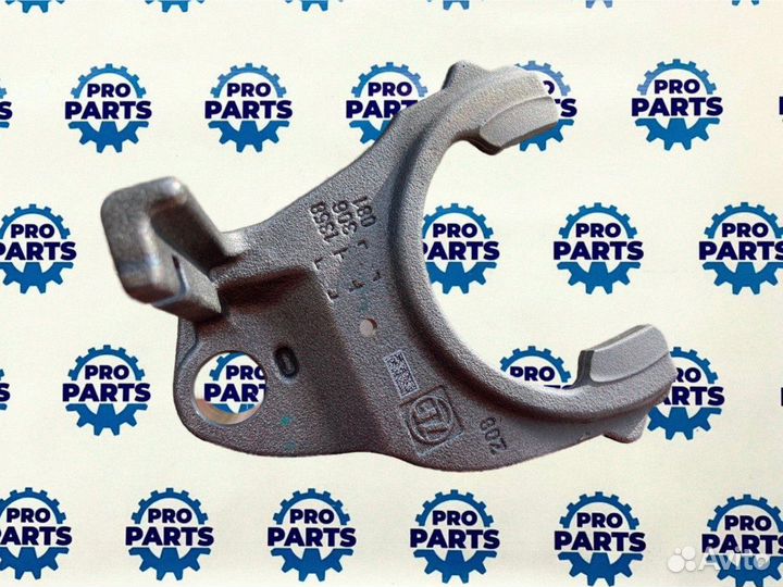 Оригинальная вилка ZF кпп traxon, 3421601050