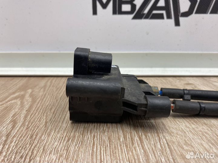 Блок клапанов пневмоподвески Mercedes W213