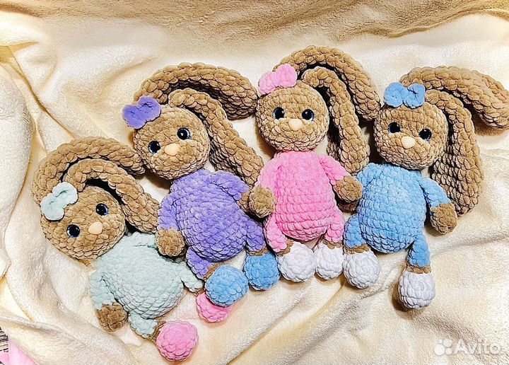 Вязаный зайка мини