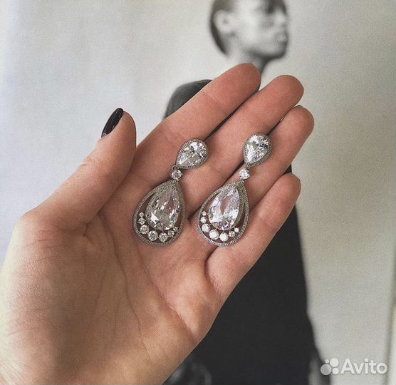 Серьги и украшение