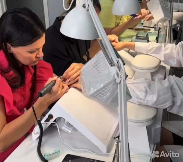 Маникюр с покрытием гель -лак