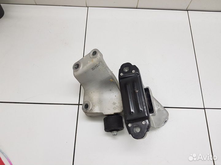 Опора двигателя левая (Chery Tiggo 7)