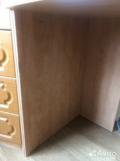 Письменный стол