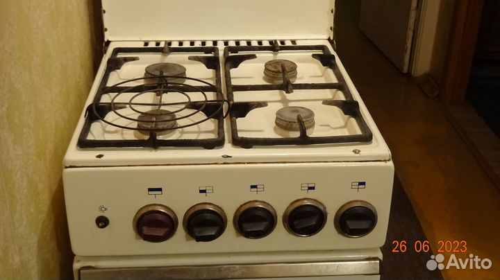 4 комфорочная газовая плита продаю