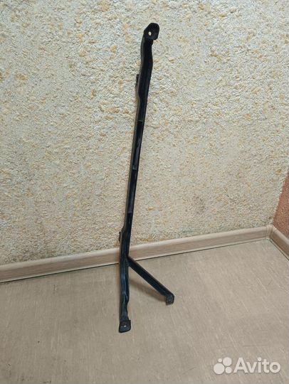 Опора радиатора Volkswagen Sharan 1