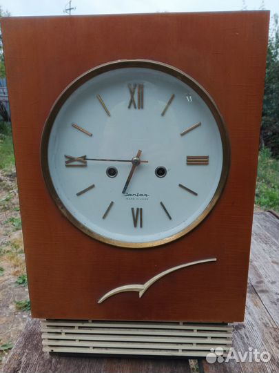 Часы настенные Янтарь