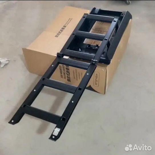 Боковая лестница на Jetour T2