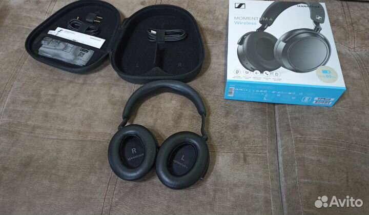 Sennheiser momentum 4