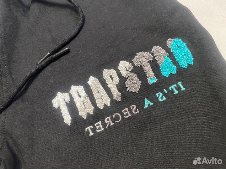 Костюм шорты и футболка Trapstar