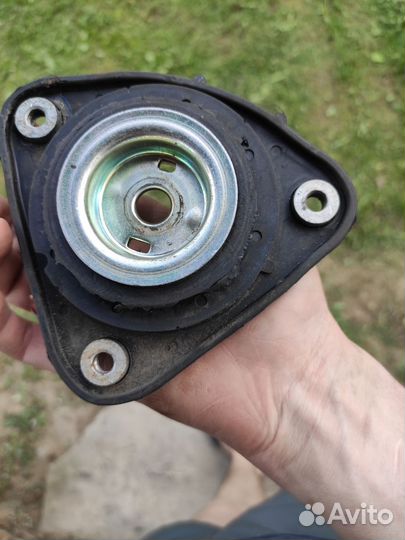 Опора амортизатора