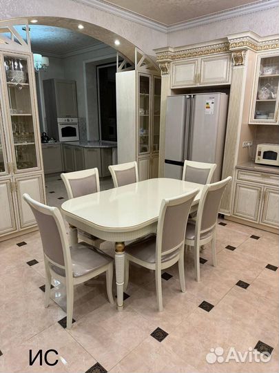 Стол обеденный со стульями