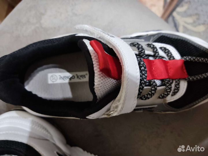 Кроссовки для девочки