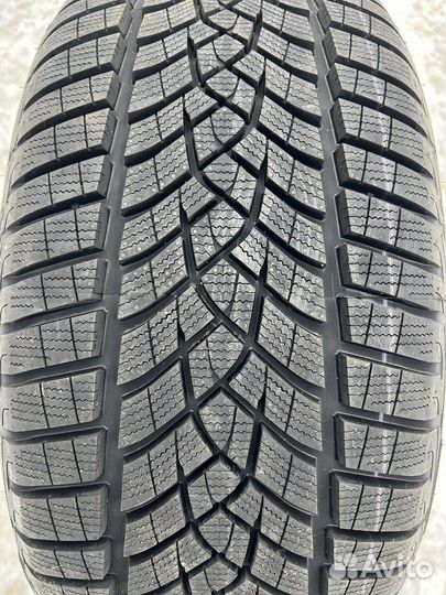 Goodyear UltraGrip Performance+ 255/45 R19 104V