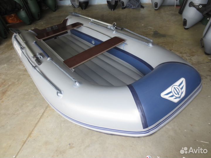 Лодка Флагман 330U; серо-синяя