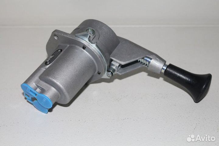 Кран тормозной 9617231110 камаз. Ручник маз. Кран стояночного тормоза камаз евро 4. Кран тормозной 100-3537010 камаз. Ручник зил 100-3537010.