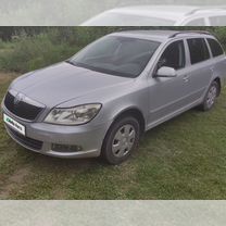 Skoda Octavia 1.6 AT, 2011, битый, 244 707 км, с пробегом, цена 820 000 руб.