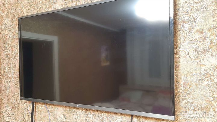 Телевизор LG 40LF570V