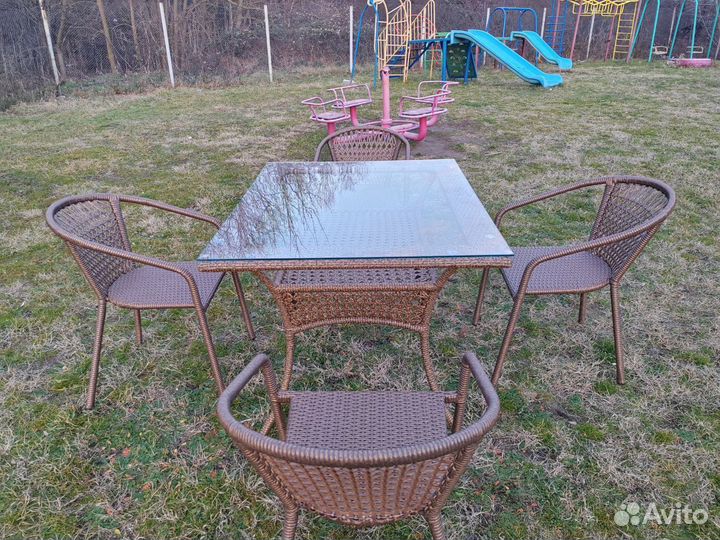 Комплект садовой мебели из ротанга