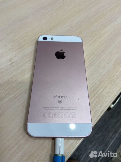 iPhone SE, 32 ГБ