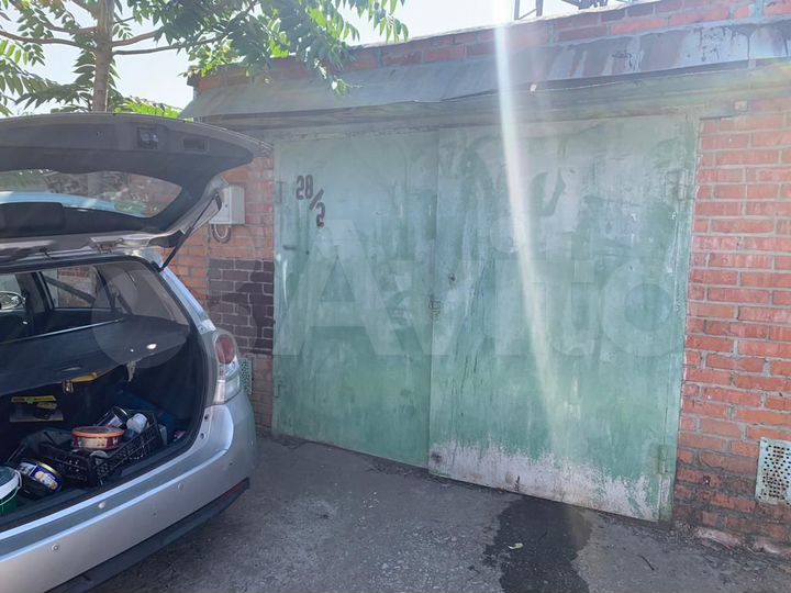 Гараж, > 30 м²