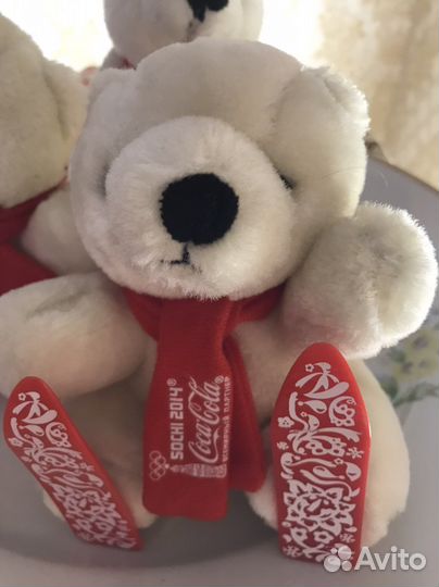 Плюшевые медведи и стаканы