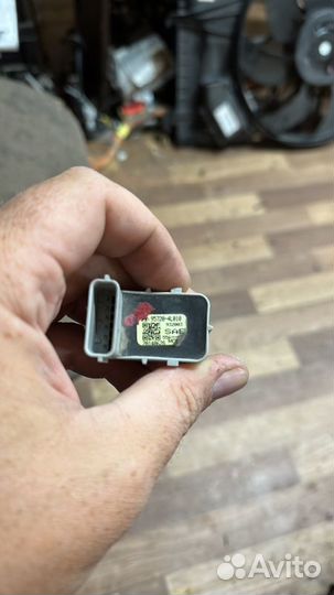 Датчик парковки Hyundai Solaris седан 1.6 G4FC