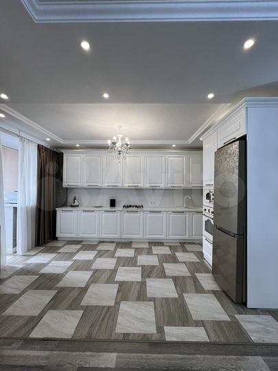 4-к. квартира, 105 м², 11/14 эт.