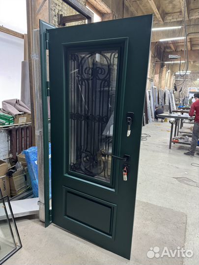 Дверь входная металлическая уличная новая