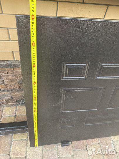 Дверь входная, металлическая