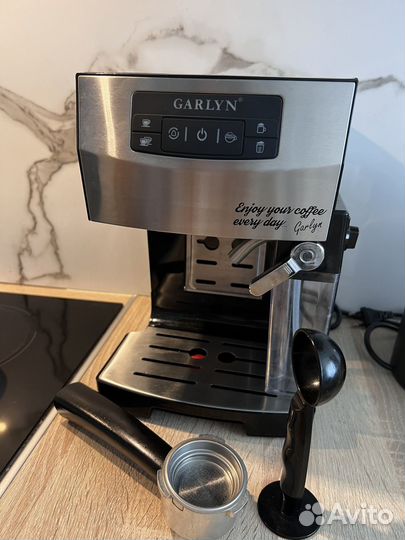 Кофеварка рожковая Garlyn